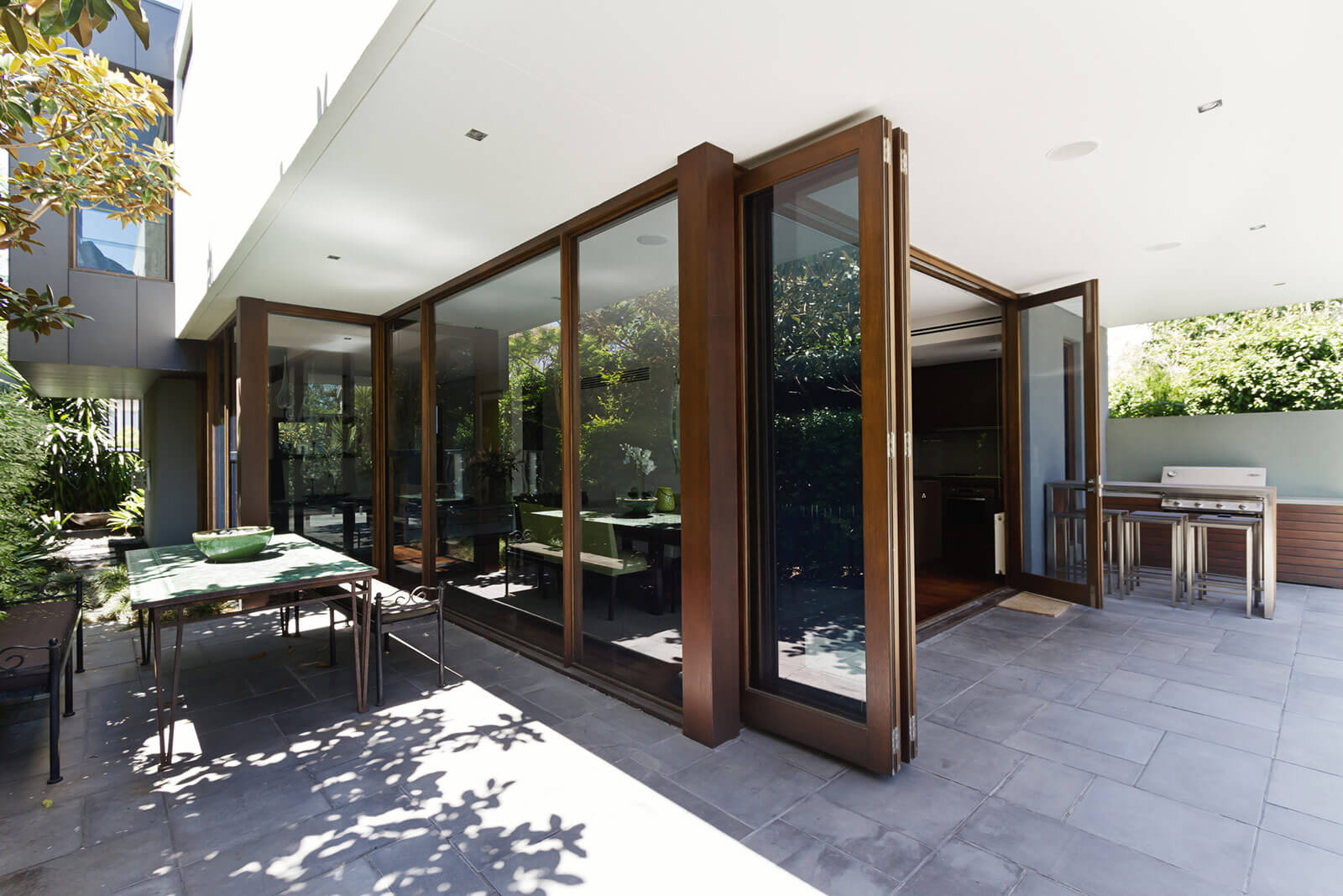 sliding-or-stacker-doors-for-a-beautiful-indoor-outdoor-flow
