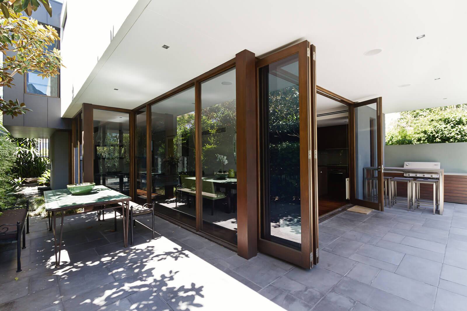 sliding-or-stacker-doors-for-a-beautiful-indoor-outdoor-flow pergolas sydney